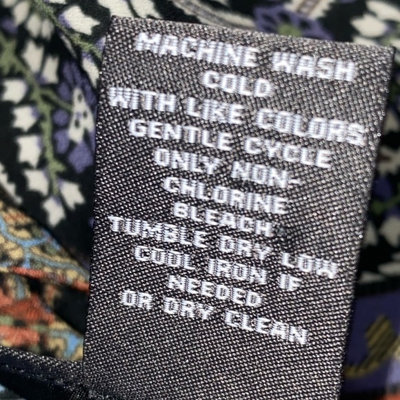 Chelsea & Theodore Paisley Print Top Small - Picture 8 of 8